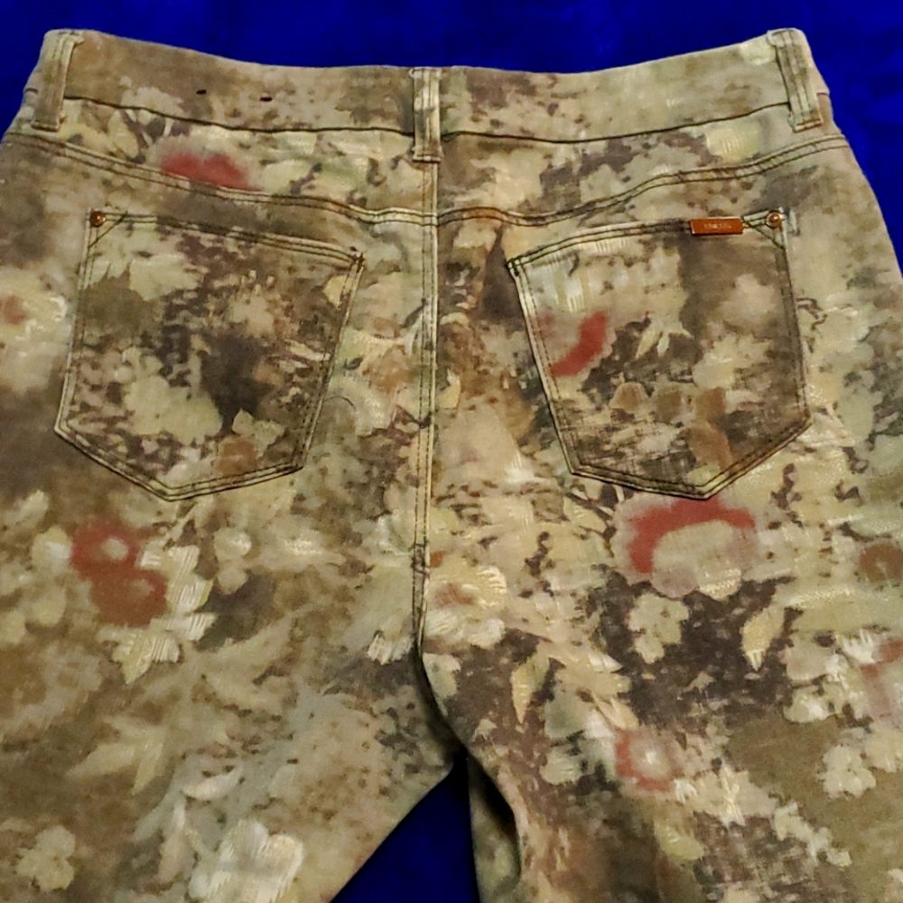 Chico's Camo Floral So Slimming Girlfriend Ankle Pants 1.5 or 10 - Picture 3 of 4